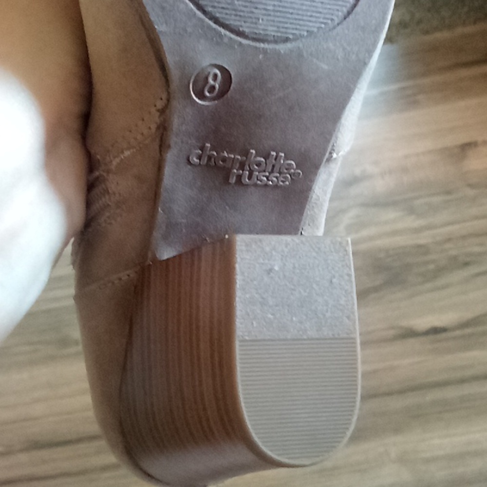 Boots - Picture 4 of 4